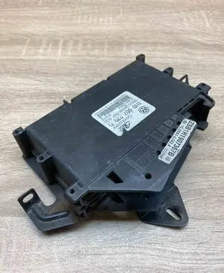 Volkswagen Golf III ABS control unit/module 1H0907379D