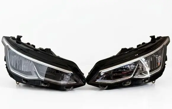 Volkswagen Golf VIII Headlights/headlamps set 889104AA10 5H1941005 90150890