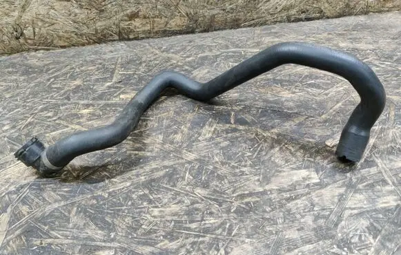 Mercedes-Benz GLA W156 Engine coolant pipe/hose A2468303296