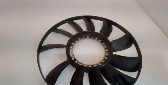 Volkswagen PASSAT B5 Fan impeller 058121301B