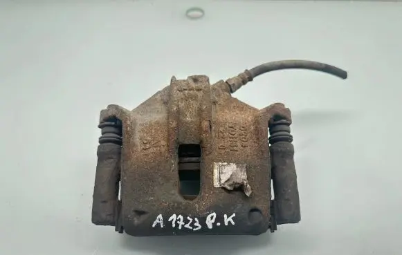 Peugeot 208 Front brake caliper A1120K