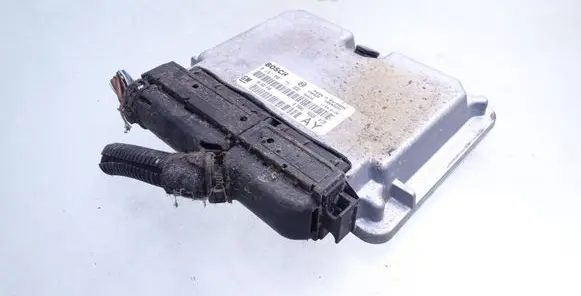 Opel Zafira A Engine control unit/module 90582540 0281001751