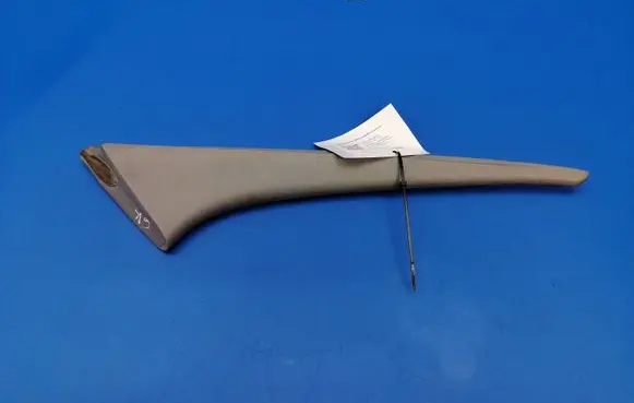 Mercedes-Benz S W126 Rear door glass trim molding