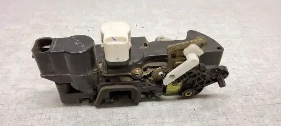 Opel Frontera B Rear door lock 16639861 1663245