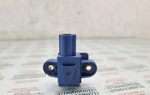 Volkswagen PASSAT B6 Airbag deployment crash/impact sensor 1K0955557A