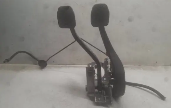BMW 3 E90 E91 Pedal assembly 6751665 35316751665 678711