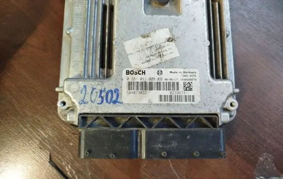 Iveco Daily 35.8 - 9 Engine control unit/module 504073032 0281011228