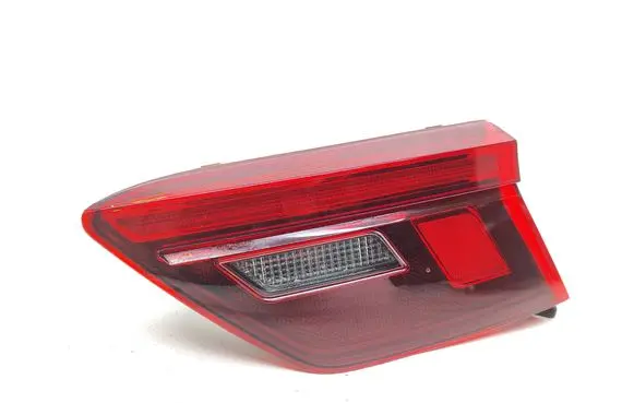 Tailgate rear/tail lights