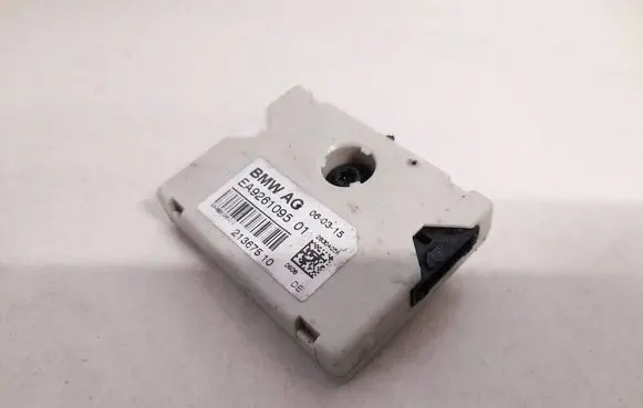 BMW 5 F10 F11 Antenna control unit EA926109501 21367510