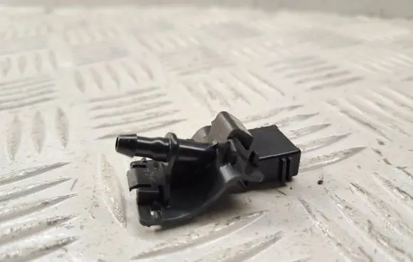Toyota Avensis T270 Windshield washer spray nozzle 8538112350
