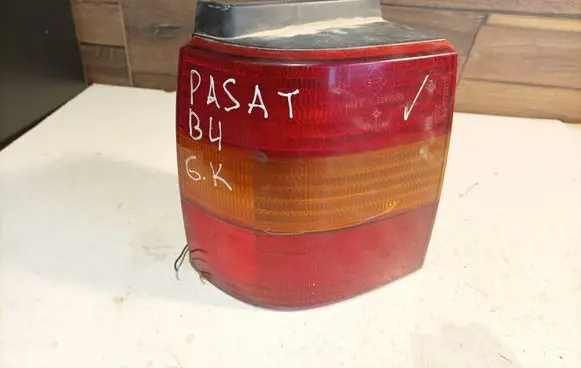 Volkswagen PASSAT B4 Rear/tail lights 3A9945257