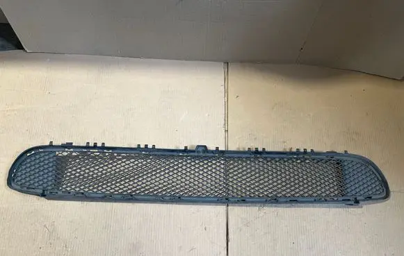 Mercedes-Benz GLA W156 Front bumper lower grill A1568850822 11279981