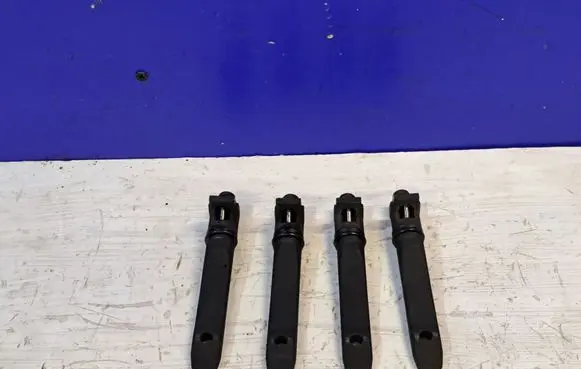 Saab 95 - 96 Fuel injectors set 90573868 9542911