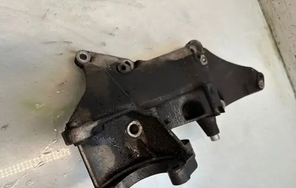 Volvo S40, V40 Generator/alternator bracket 8200183234