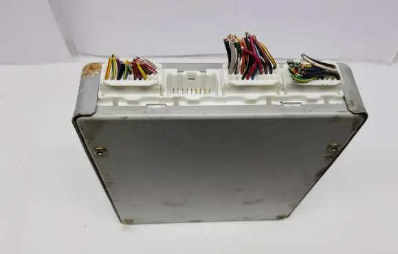Mazda 6 Engine control unit/module E6T52477H3
