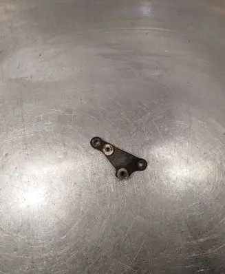 Engine mounting bracket