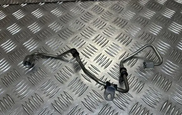 Volkswagen Tiguan Fuel injector supply line/pipe