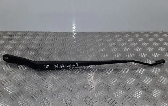 Nissan Almera Tino Front wiper blade arm