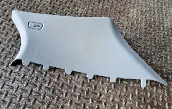 BMW 1 F40 (C) pillar trim 7444554