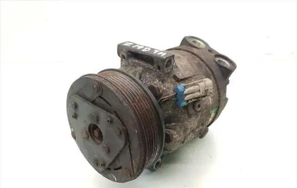 Opel Zafira B Air conditioning (A/C) compressor (pump) 13197197 Z19DTH
