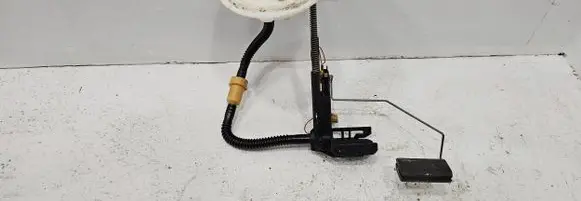 BMW 5 E60 E61 Fuel level sensor 6765849