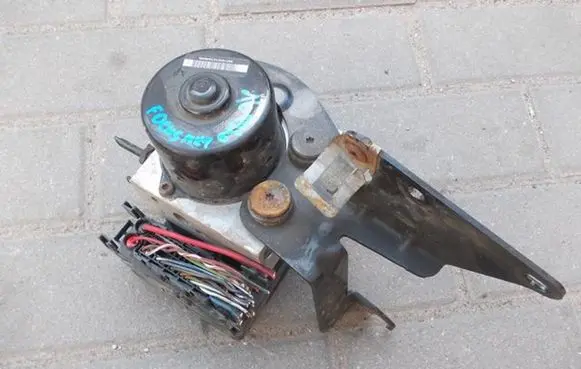 Ford Galaxy ABS Pump 2M512M110EE