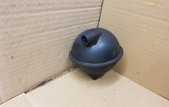 Volkswagen Eos Vacuum air tank 7M0129808 97VW9J442AA