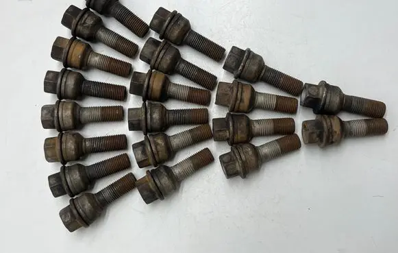 Volkswagen Transporter - Caravelle T6 Nuts/bolts 
