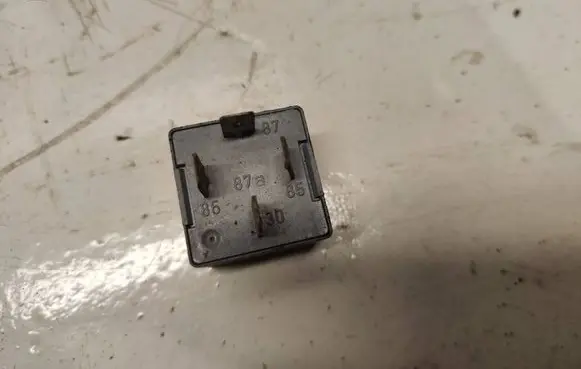 Audi A4 S4 B7 8E 8H Other relay 141951253B 20240072
