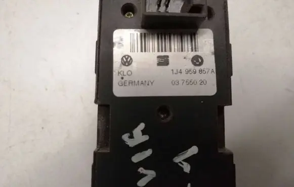 Skoda Octavia Mk1 (1U) Electric window control switch 1J4959857A 03755020