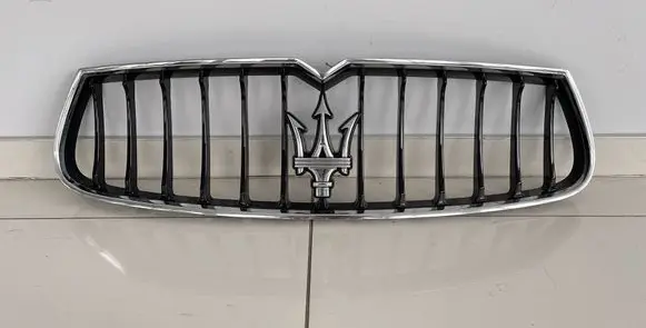Maserati Ghibli Front bumper upper radiator grill 670011097