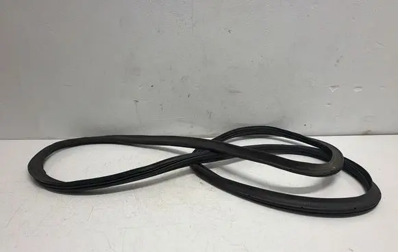 Volkswagen Golf VII Trunk rubber seal (body) 5G6827705D