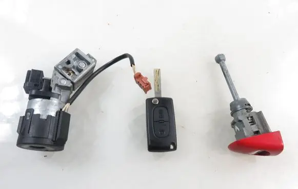 Peugeot 207 Ignition lock 36393600