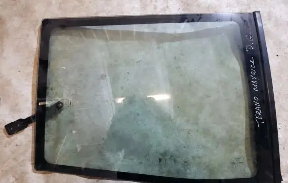 Ford Maverick Rear side window