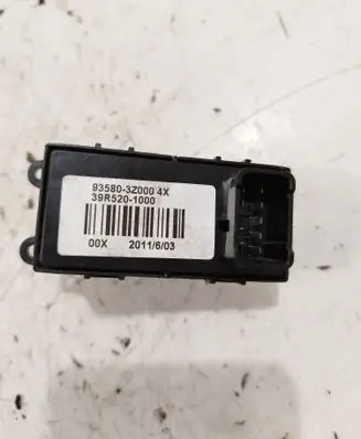 Hyundai i40 Electric window control switch 935803Z000