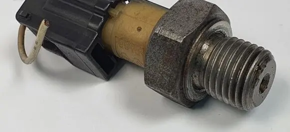 Renault Koleos I Oil pressure sensor 