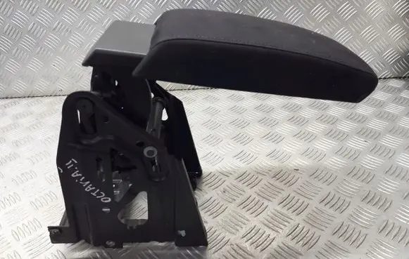 Skoda Octavia Mk2 (1Z) Armrest 1Z0864207