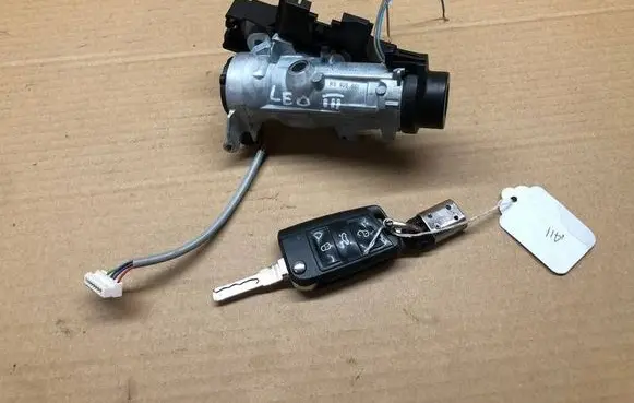 Seat Leon (5F) Ignition lock 5Q0905865 10056069 LK1002053408