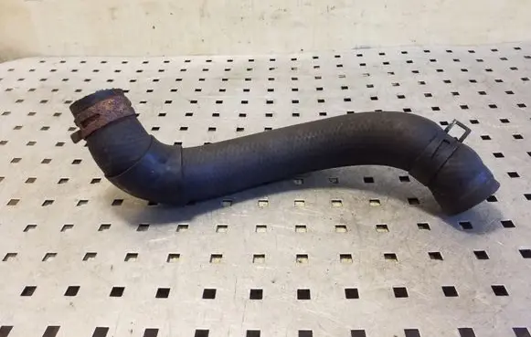 Toyota Avensis T220 Engine coolant pipe/hose