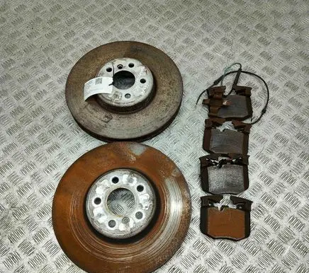 BMW 5 G30 G31 G38 Front brake disc 6889570 8858706