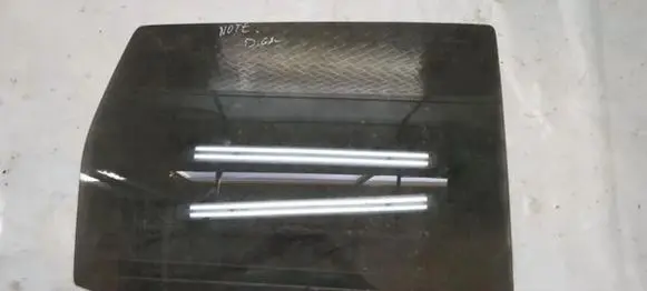 Nissan Note (E11) Rear door window glass