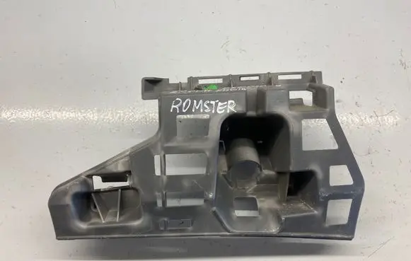 Skoda Fabia Mk2 (5J) Front bumper mounting bracket 5j0807056a