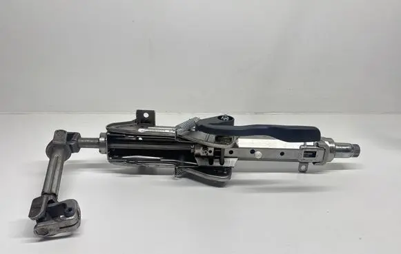 Volkswagen Golf VI Steering wheel axle 1K1419502BG 13013002