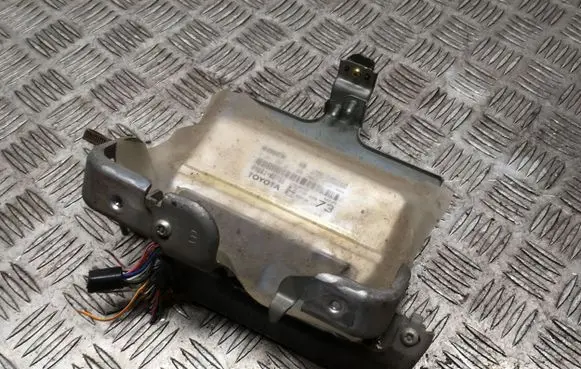 Toyota Corolla E120 E130 Engine control unit/module 8966102731 8966013380