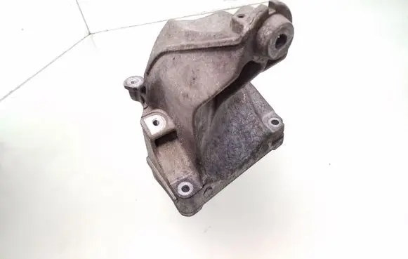 Mercedes-Benz Vito Viano W639 Engine mounting bracket A6512231504