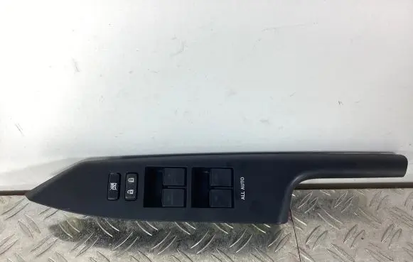Lexus CT 200H Electric window control switch 7423276010