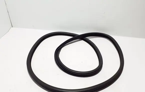 BMW 5 F10 F11 Front door rubber seal 7182269