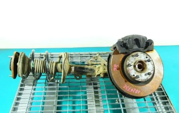 Toyota Corolla Verso E121 Front wheel hub spindle knuckle IMPRK1026732