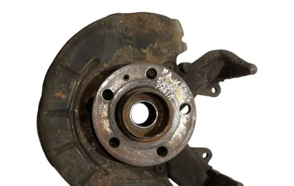 Skoda Fabia Mk2 (5J) Front wheel hub spindle knuckle