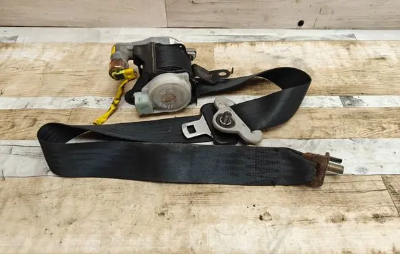 Mazda 5 Front seatbelt 0434087
